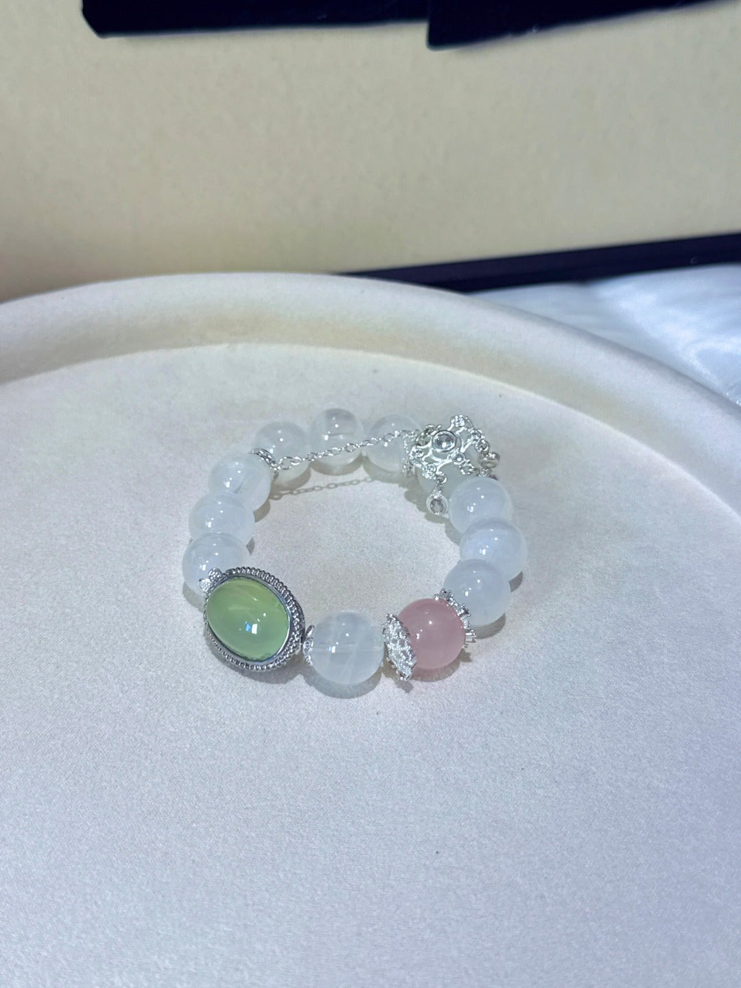 ▫️▪️ White ghost pink crystal chrysoprase magic box bracelet